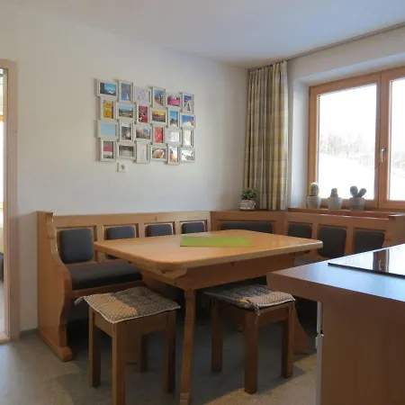 Directly In The Hochkoenig Ski Area Apartment