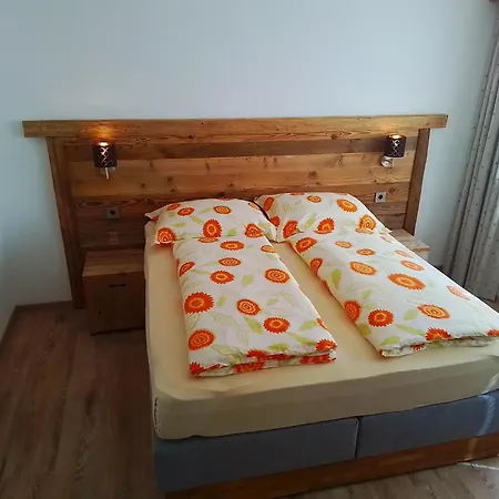 Directly In The Hochkoenig Ski Area Apartment